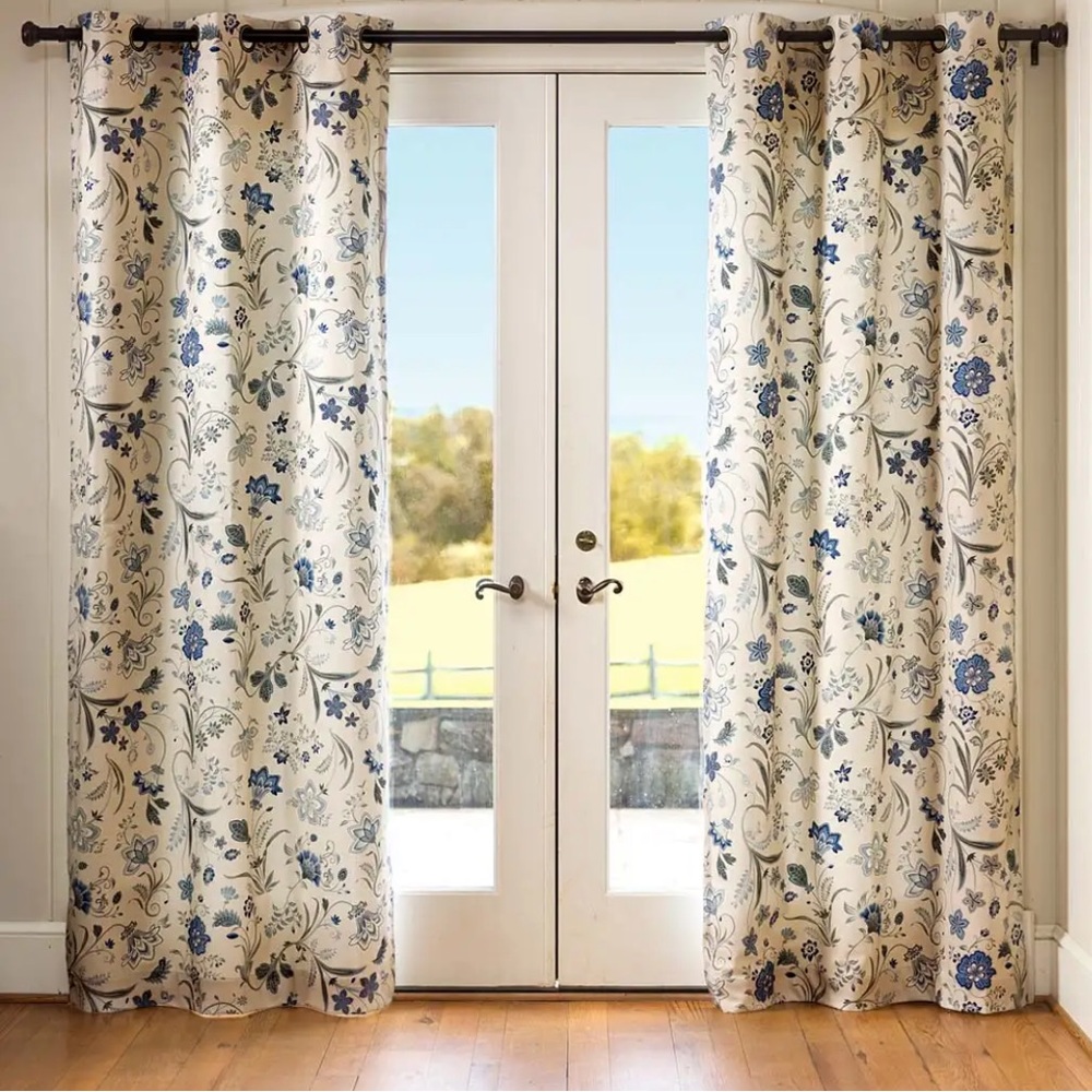 Plow & Hearth 92337-BL Jacobean Thermalogic Grommet-Top Curtain, Blue